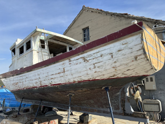 Repair, construction and maintenance of traditional wooden boats