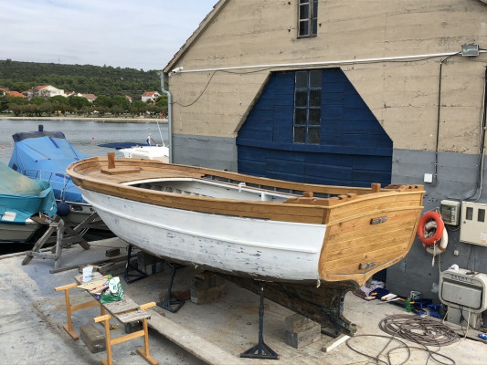 Riparazione, costruzione e manutenzione di imbarcazioni tradizionali in legno