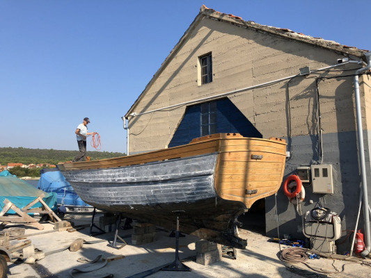 Repair, construction and maintenance of traditional wooden boats