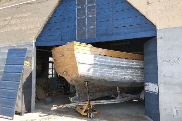 Reparatur, Bau und Wartung von traditionellen Holzbooten
